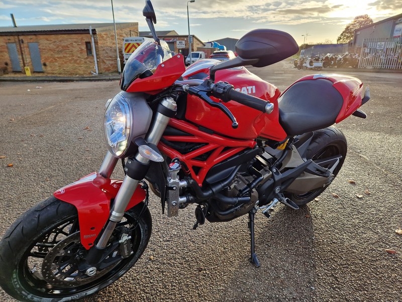 2015 Ducati Monster 821 Stripe - 4