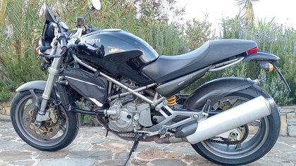 2002 Ducati Monster 916