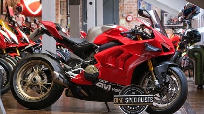 Ducati Paniagle V4S V4R Replica Akropovic Exhaust Fitted