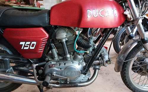 1972 Ducati 750GT (picture 1 of 4)