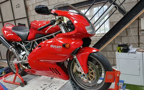 2001 Ducati 900 SS (picture 1 of 10)