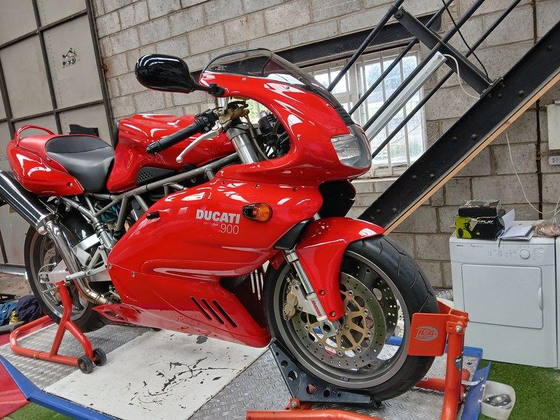 2001 Ducati 900 SS