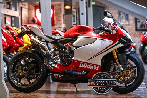 2012 Ducati Panigale 1199 Tricolore Huge Specification A vendre