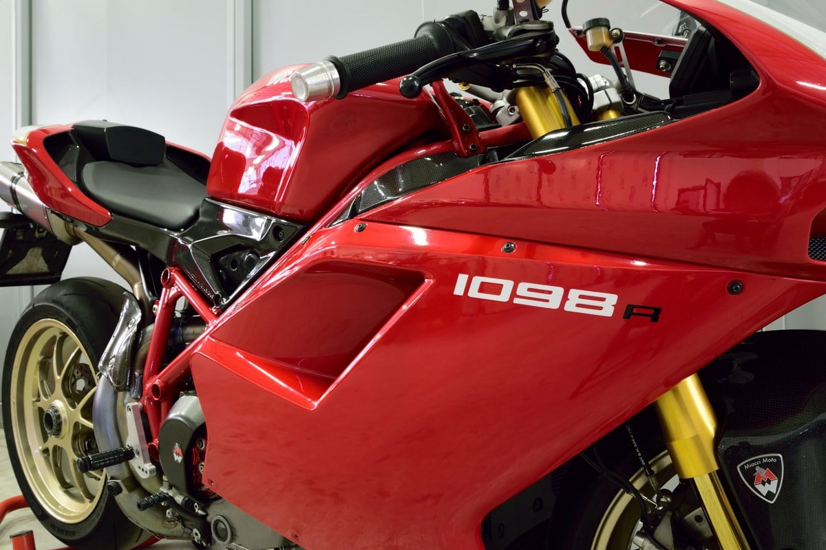1098r 2009 Ducati 1098R Rosso Manual, 6 speed Right Hand Drive in Italy - For ...