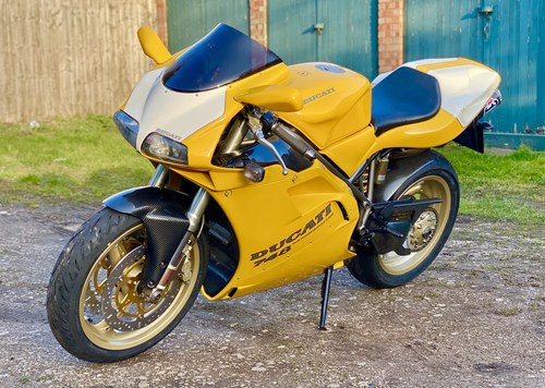 2000 Ducati 748