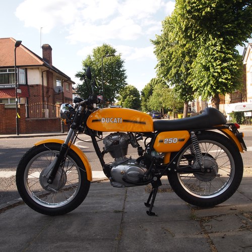 1975 Ducati 250 Mk111 Fully Restored, Magnificent Condition. In vendita