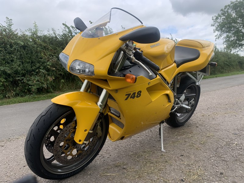 2000 Ducati 748 Yellow Manual, speed in Leicester, United