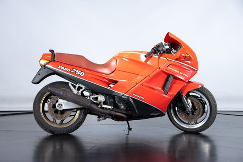 1988 DUCATI PASO 750 MOTO DA RESTAURARE À venda