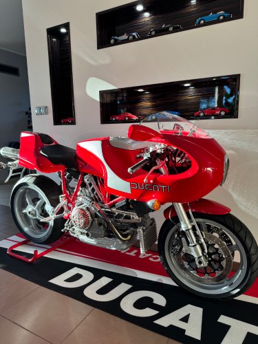 2001 Ducati MH900E