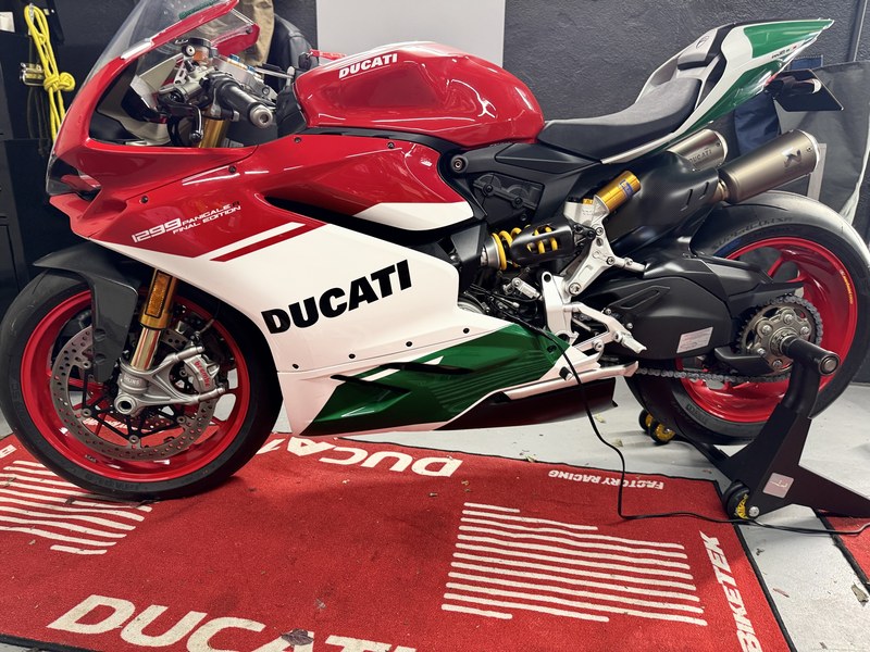 2018 Ducati 1299 Panigale R FE