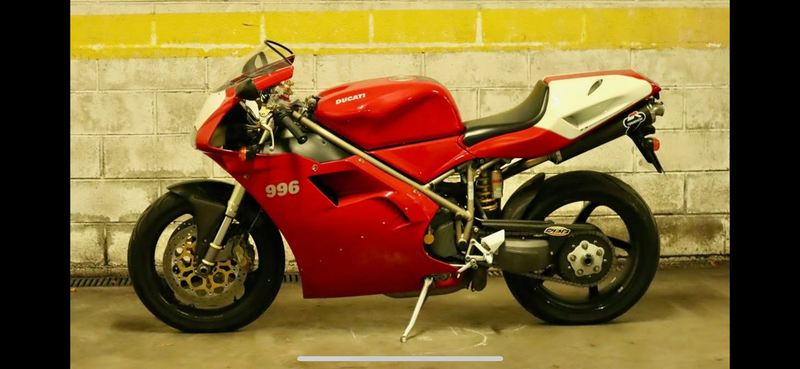 1999 Ducati 996 Vermelho Manual, 5 velocidades Volante à direita 1999 Ducati 996 Vermelho Manual, 5 velocidades Volante à direita