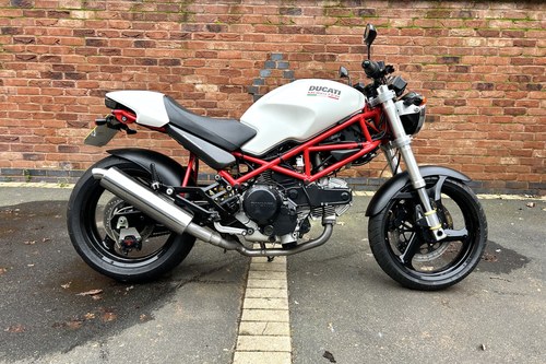 2000 Ducati Monster 600 Vente aux enchères