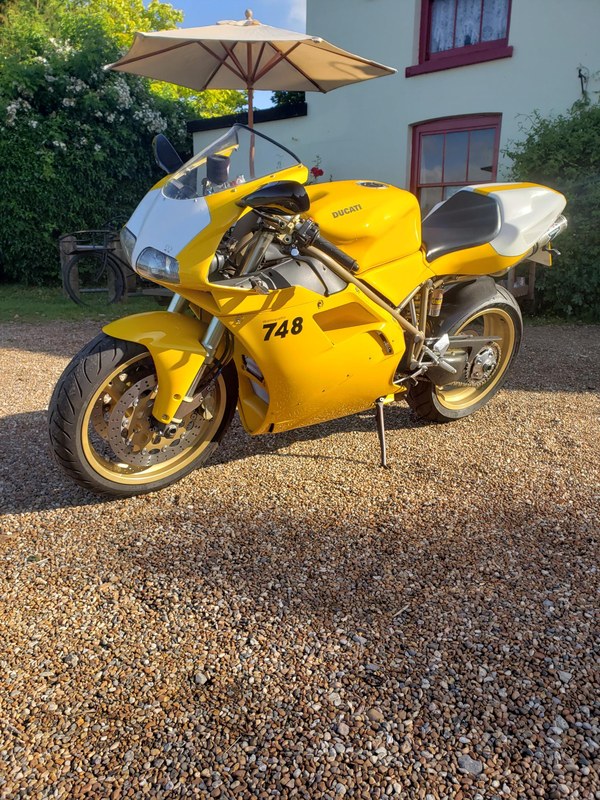 1998 Ducati 748 - 1 1998 Ducati 748 - 1