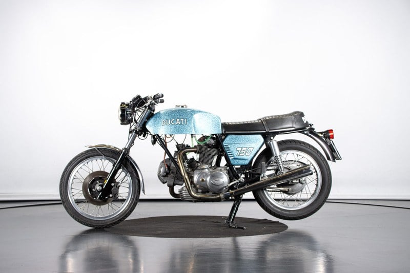 1972 Ducati 750GT - 1 1972 Ducati 750GT - 1