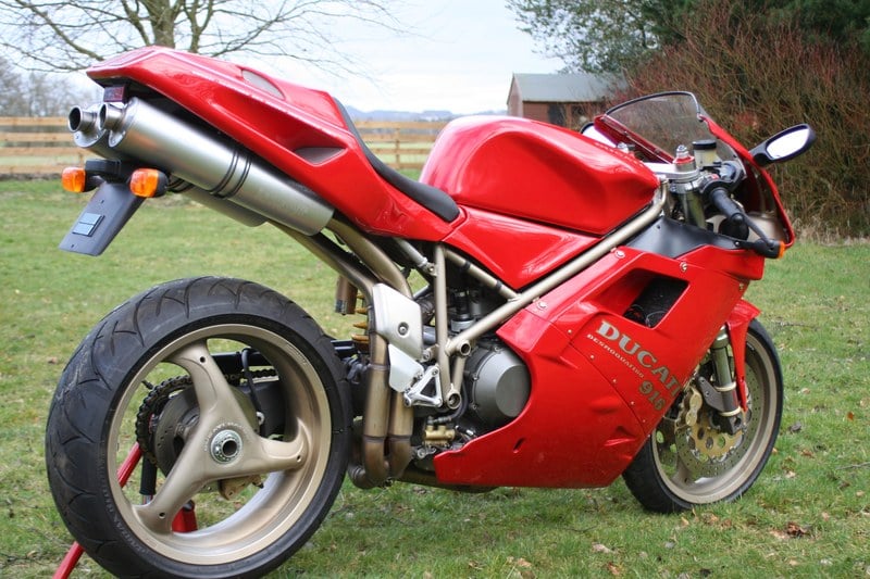 1994 Ducati 916 Strada - 2 1994 Ducati 916 Strada - 2