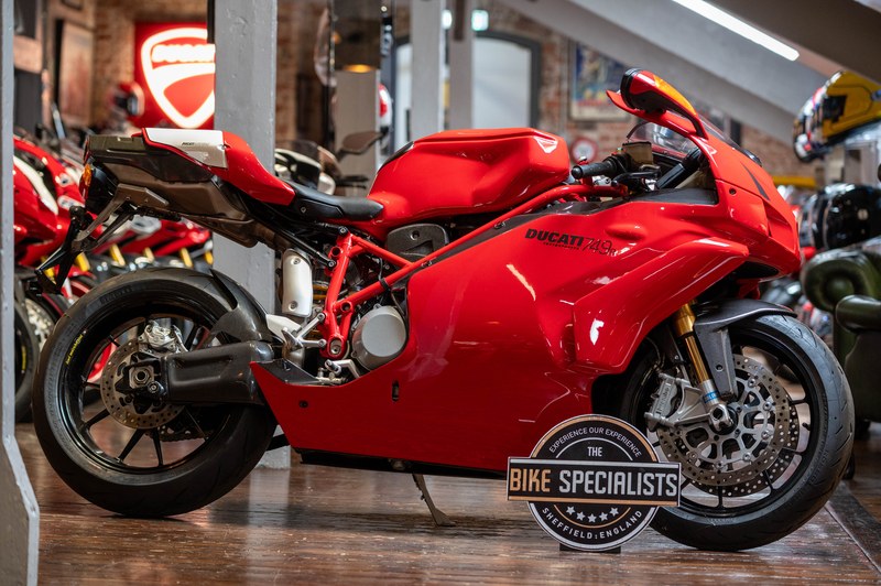 2004 Ducati 749s - 1 2004 Ducati 749s - 1