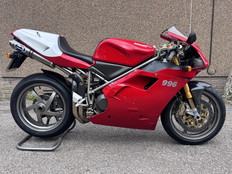2002 Ducati 996 - 1 2002 Ducati 996 - 1