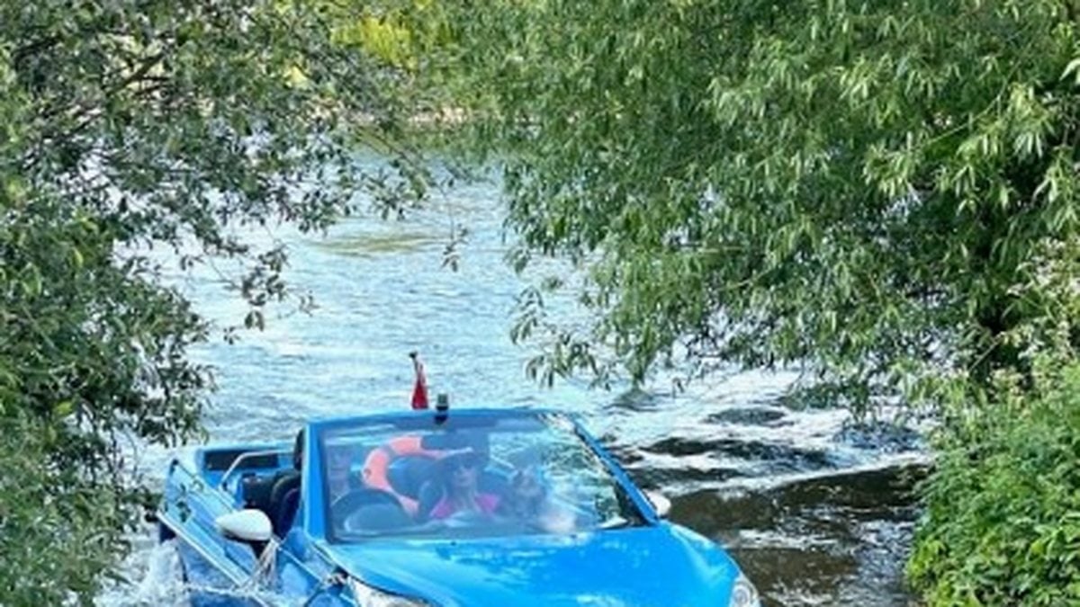 2018 Dutton Reef Blue Manual, 5 speed Right Hand Drive in HIGH WYCOMBE ...