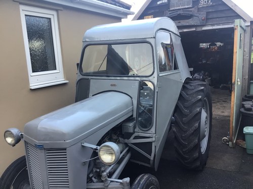 1949 Grey fergie Tea20 rare weather shield cab Kaufen Bei