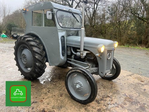 FERGUSON TEF20 1954 DIESEL ROAD REG WITH RARE CAB SEE VIDEO SOLD