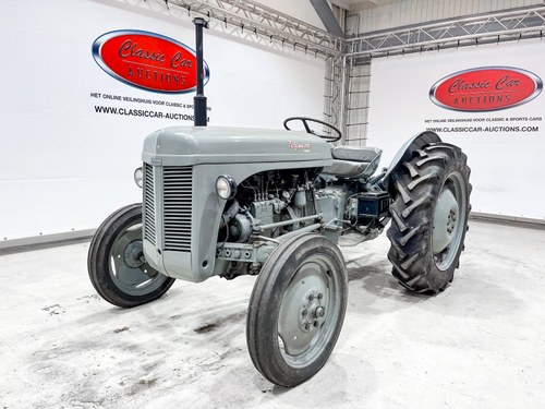 1955 Ferguson TEF-20 - ONLINE AUCTION Vente aux enchères