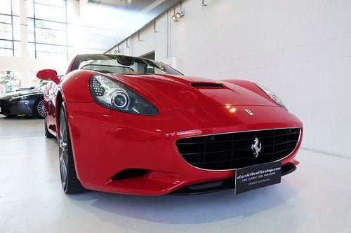 2010 AUS del., original 40,000 kms, Ferrari Service history, book VERKAUFT