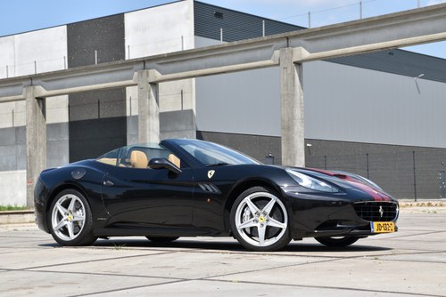 2010 Ferrari California  In vendita