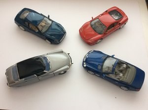 Diecast 1:18 model cars In vendita