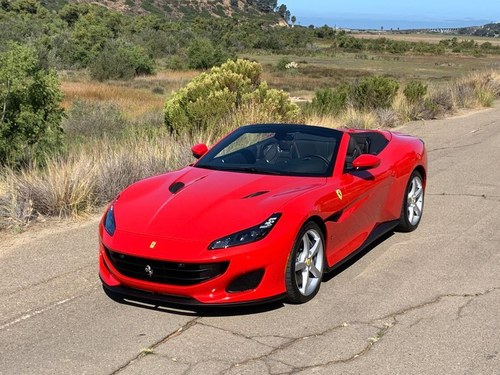 2019 Ferrari Portofino F1  only 425 miles Red(~)Black   $obo In vendita