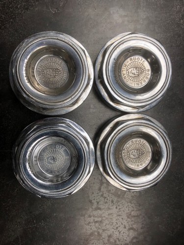 Set of Ferrari 365GTB/4 Borrani Wheel Knock Off Nut 42 rudge For Sale