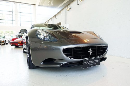 2012 Superb California in Grigio Ferro, low kms, books and tools VENDIDO