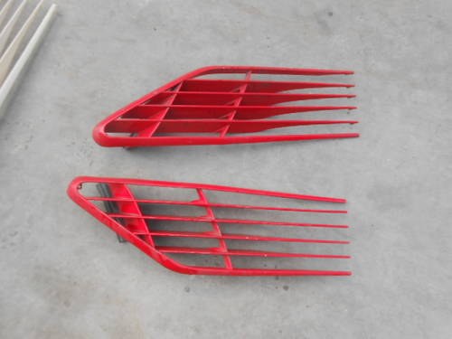 Side grills for Ferrari Mondial 8 À venda