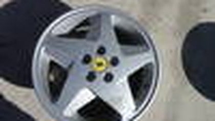 Front and rear wheel rims for Ferrari 348