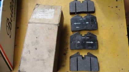 Front brake pads with springs Ferrari 348