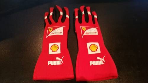 2012 Fernando Alonso gloves signed For Sale