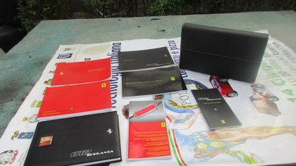 Document envelop and books Ferrari 612 Sessanta