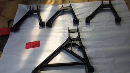 Front lower and upper suspension arms Ferrari F40