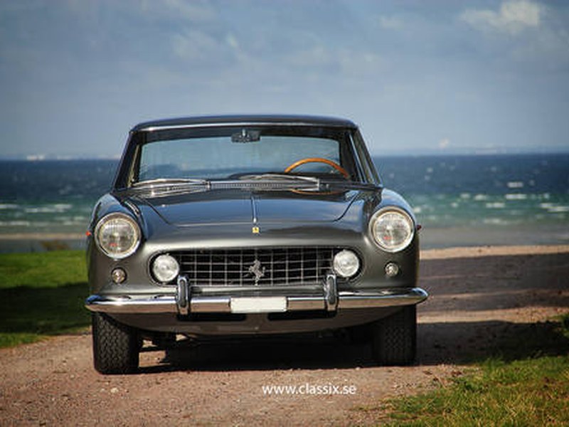 Ferrari 250 GT E 2+2