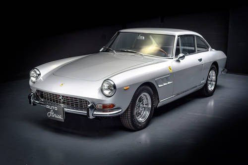 1967 Ferrari 330 GT In vendita