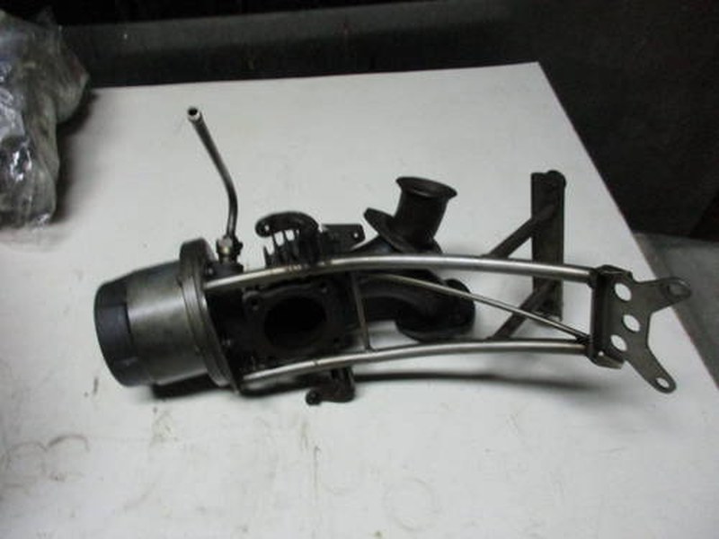 West gate with pipe and support Ferrari F40