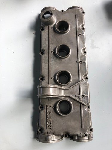 Rh valve cover Ferrari 308Qv, F328 and Mondial Qv A vendre