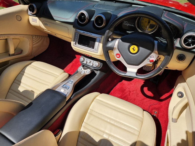 2010 Ferrari California - 7