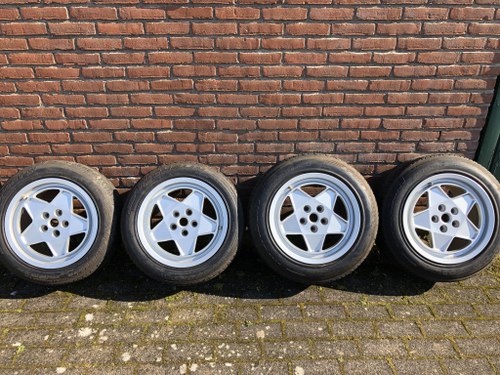 Wheel set (4) for Ferrari Testarossa (5 holes) Te koop