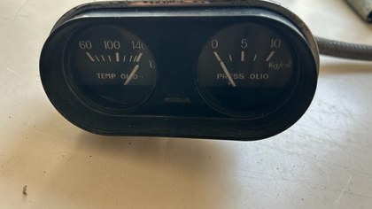 Oil pressure and temp gauge for Ferrari 330