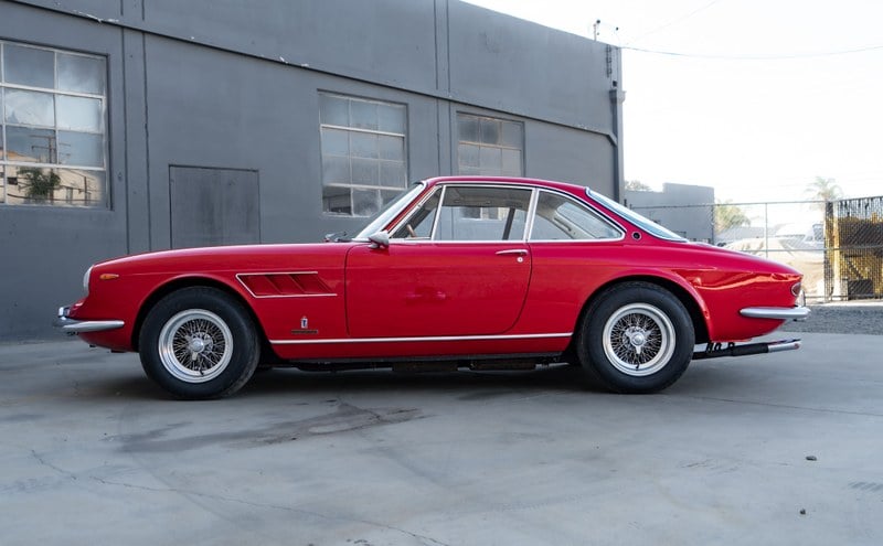 1967 Ferrari 330 - 4