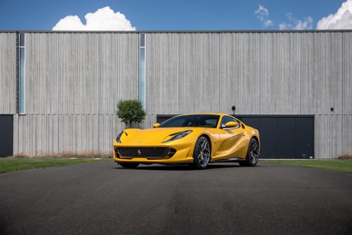2019 Ferrari 812 Superfast - Giallo Triplo Strato - 8020 km Kaufen Bei