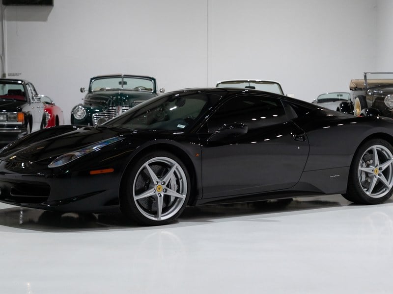 2012 FERRARI 458 ITALIA COUPE (ONLY 2,301 MILES!)