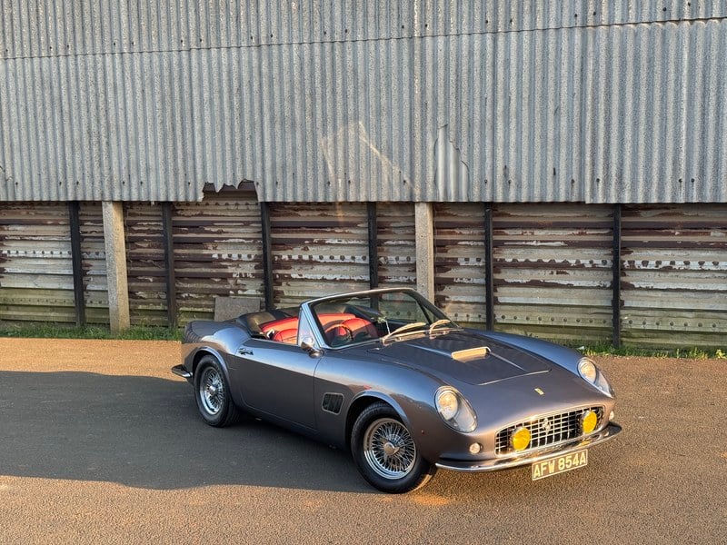 Rapid Classics: Eine Suche. Alle Oldtimer. 24 » Rapid Classics: Eine Suche. Alle Oldtimer. DNA 250 'CALIFORNIA SPYDER' HOMAGE - FACTORY BUILT