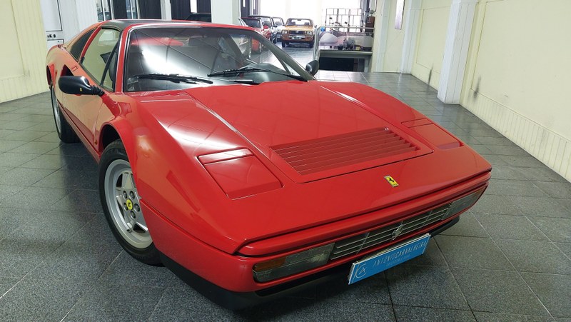 1989 Ferrari 208 - 2 1989 Ferrari 208 - 2