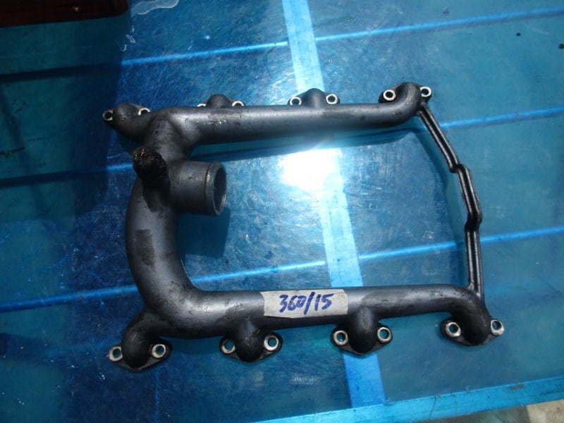 Water manifold for Ferrari 360